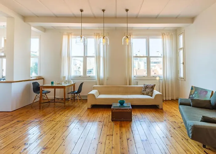 Eclectic Near Galata Tower In Beyoglu Istanbul