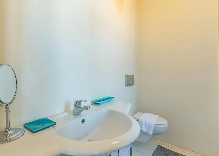 Eclectic Near Galata Tower In Beyoglu Apartment