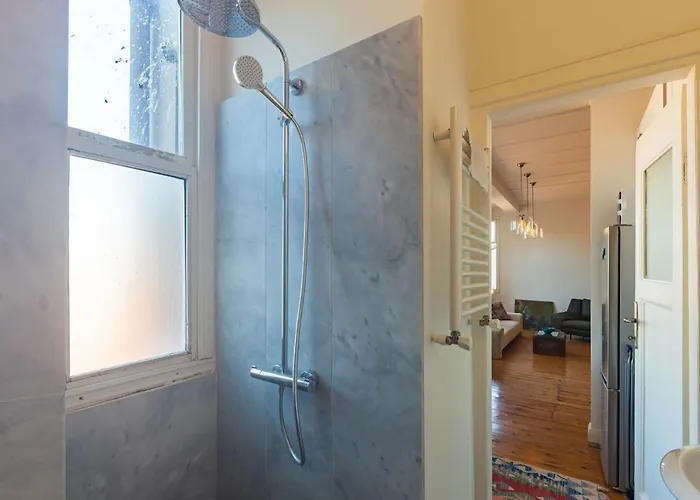 Eclectic Near Galata Tower In Beyoglu